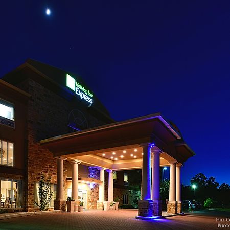 Holiday Inn Express & Suites Fredericksburg By Ihg Eksteriør billede