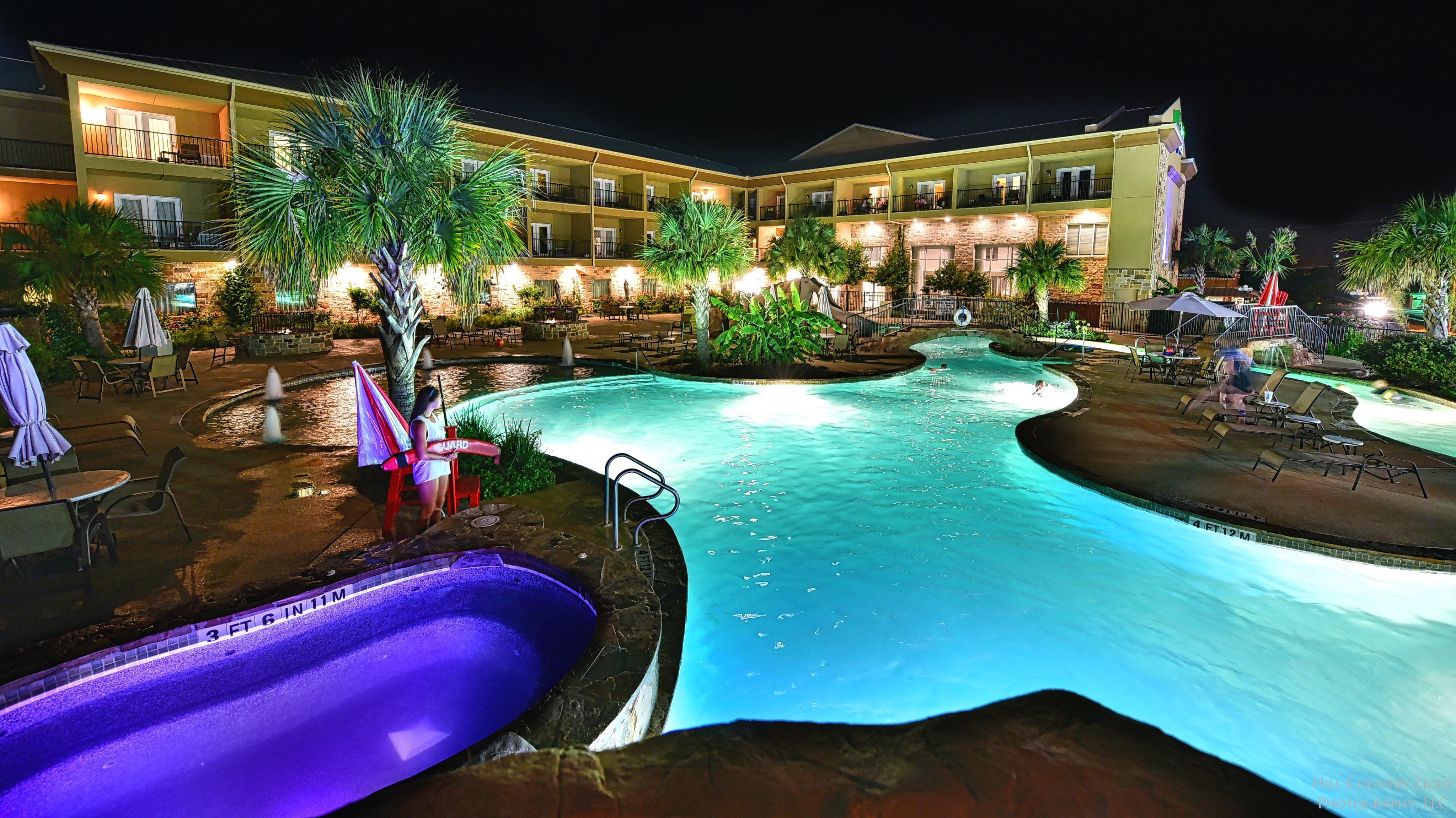 Holiday Inn Express & Suites Fredericksburg By Ihg Eksteriør billede