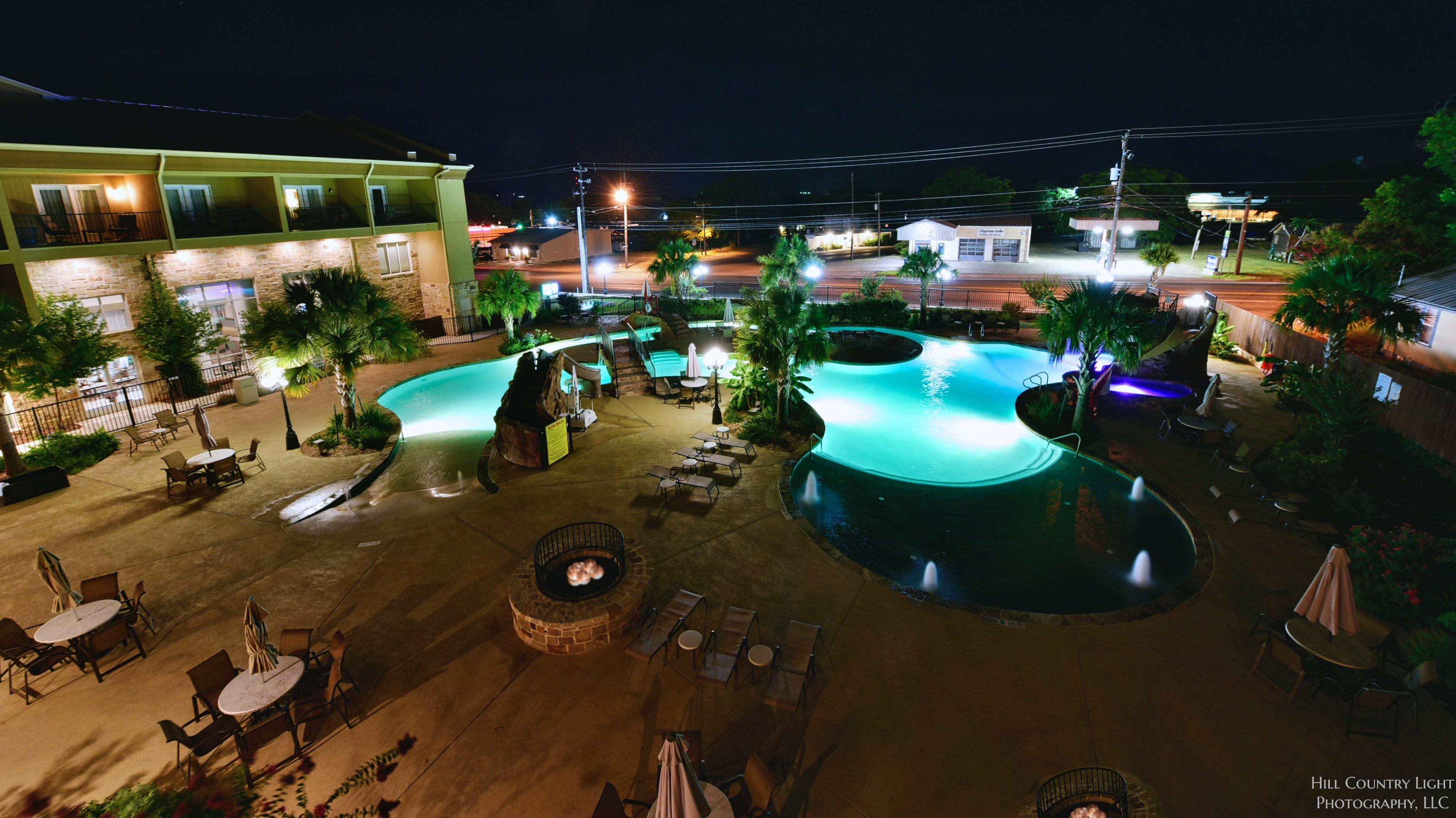 Holiday Inn Express & Suites Fredericksburg By Ihg Eksteriør billede