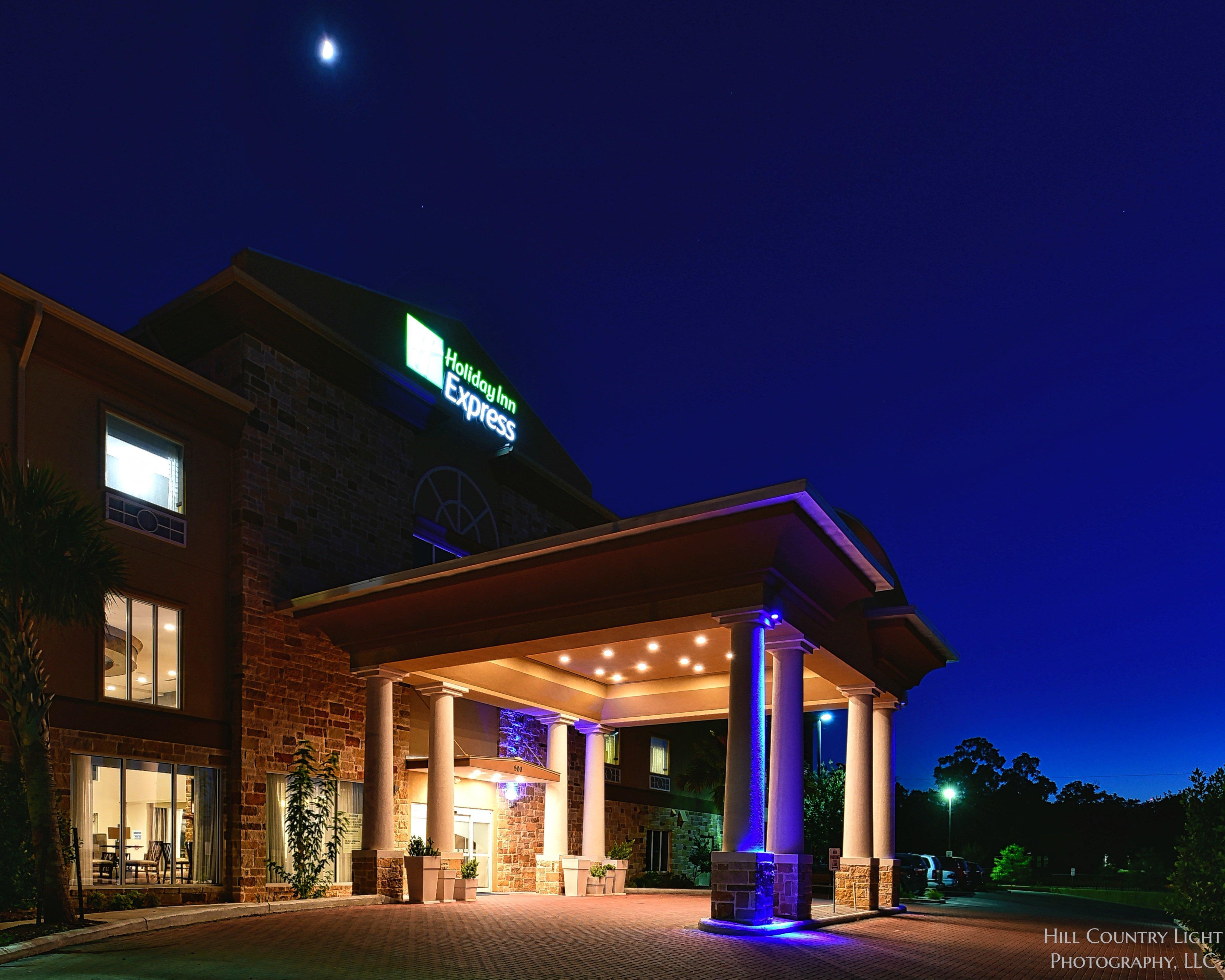 Holiday Inn Express & Suites Fredericksburg By Ihg Eksteriør billede