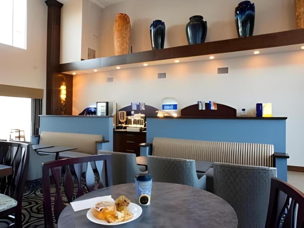 Holiday Inn Express & Suites Fredericksburg By Ihg Eksteriør billede