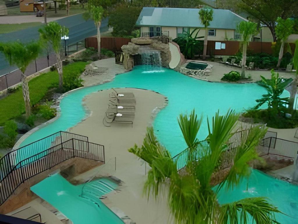 Holiday Inn Express & Suites Fredericksburg By Ihg Eksteriør billede