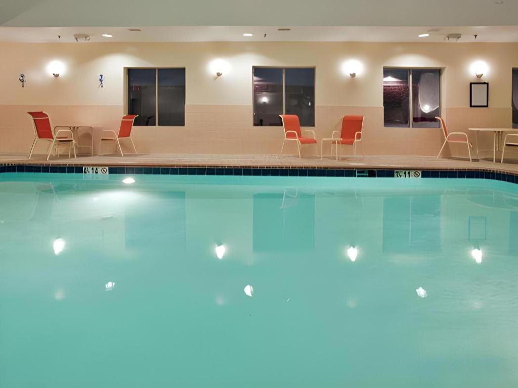 Holiday Inn Express & Suites Fredericksburg By Ihg Eksteriør billede