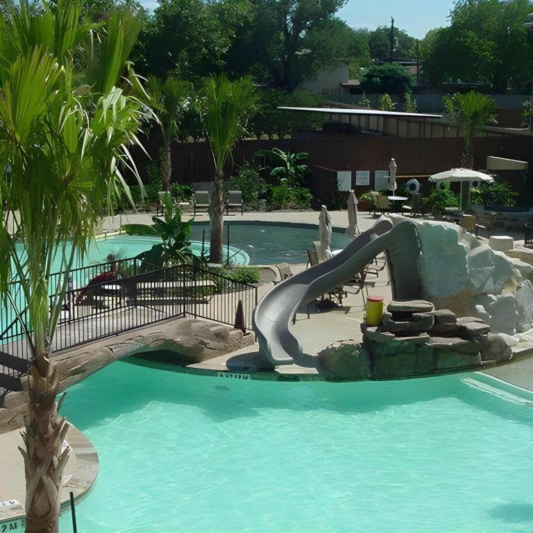 Holiday Inn Express & Suites Fredericksburg By Ihg Eksteriør billede