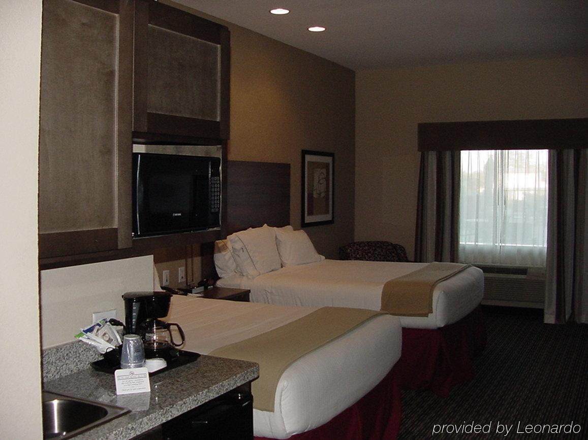Holiday Inn Express & Suites Fredericksburg By Ihg Værelse billede