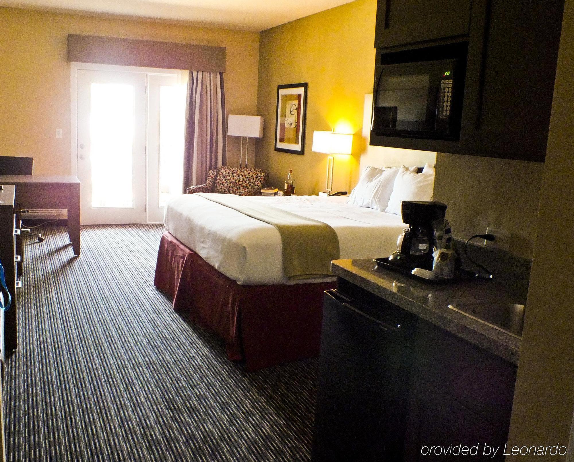 Holiday Inn Express & Suites Fredericksburg By Ihg Værelse billede