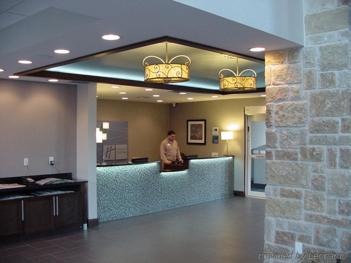 Holiday Inn Express & Suites Fredericksburg By Ihg Interiør billede